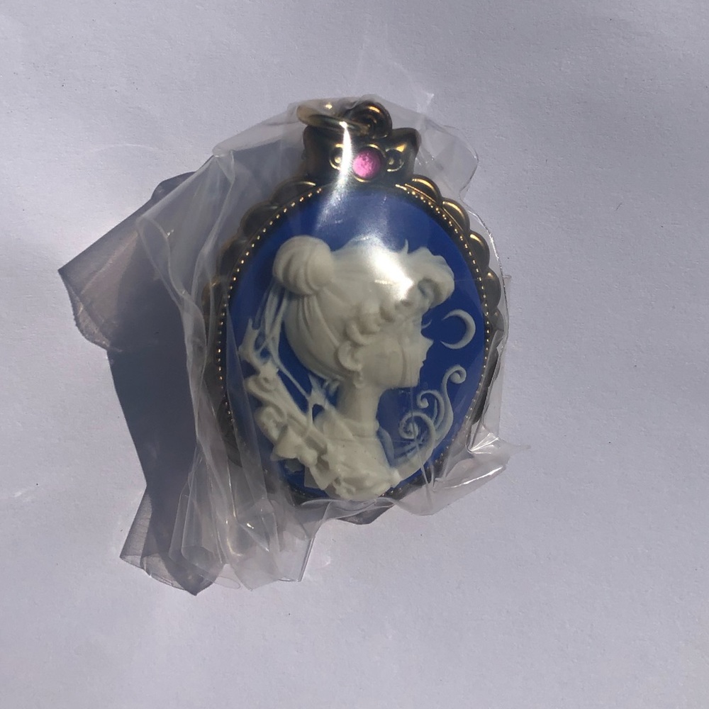 Blue Sailor Moon Cameo Gashapon
